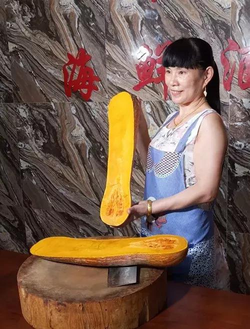 種南瓜竟然種出“麻煩”了，瓜販搶購(gòu)，電視臺(tái)記者也趕來(lái)了